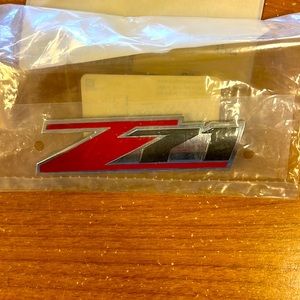 Chevy Z71 Nameplate New In Package